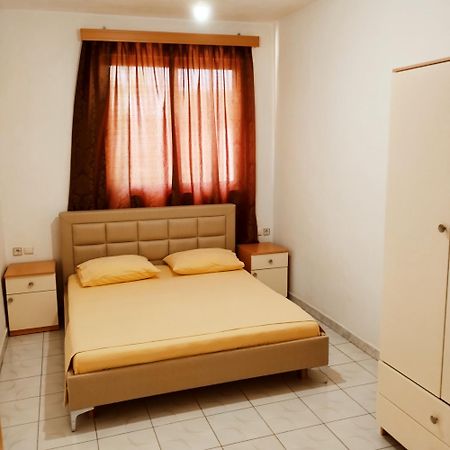 Mejdi Apartments Sarandë Kamer foto