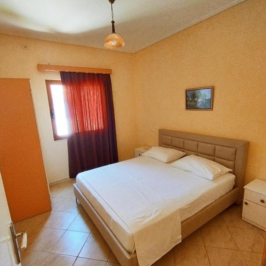 Mejdi Apartments Sarandë Buitenkant foto
