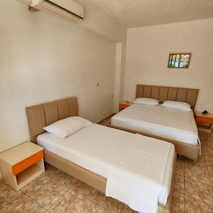 Mejdi Apartments Sarandë Kamer foto