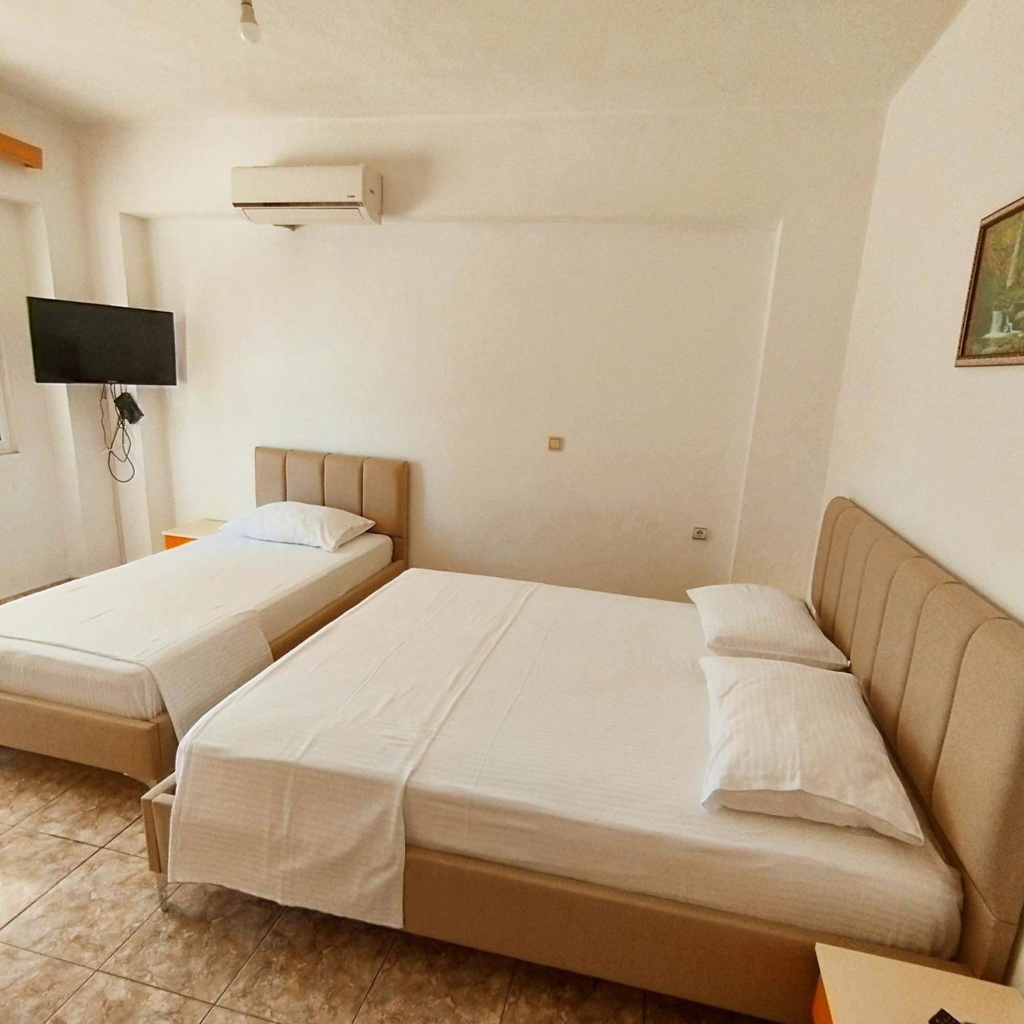 Mejdi Apartments Sarandë Kamer foto