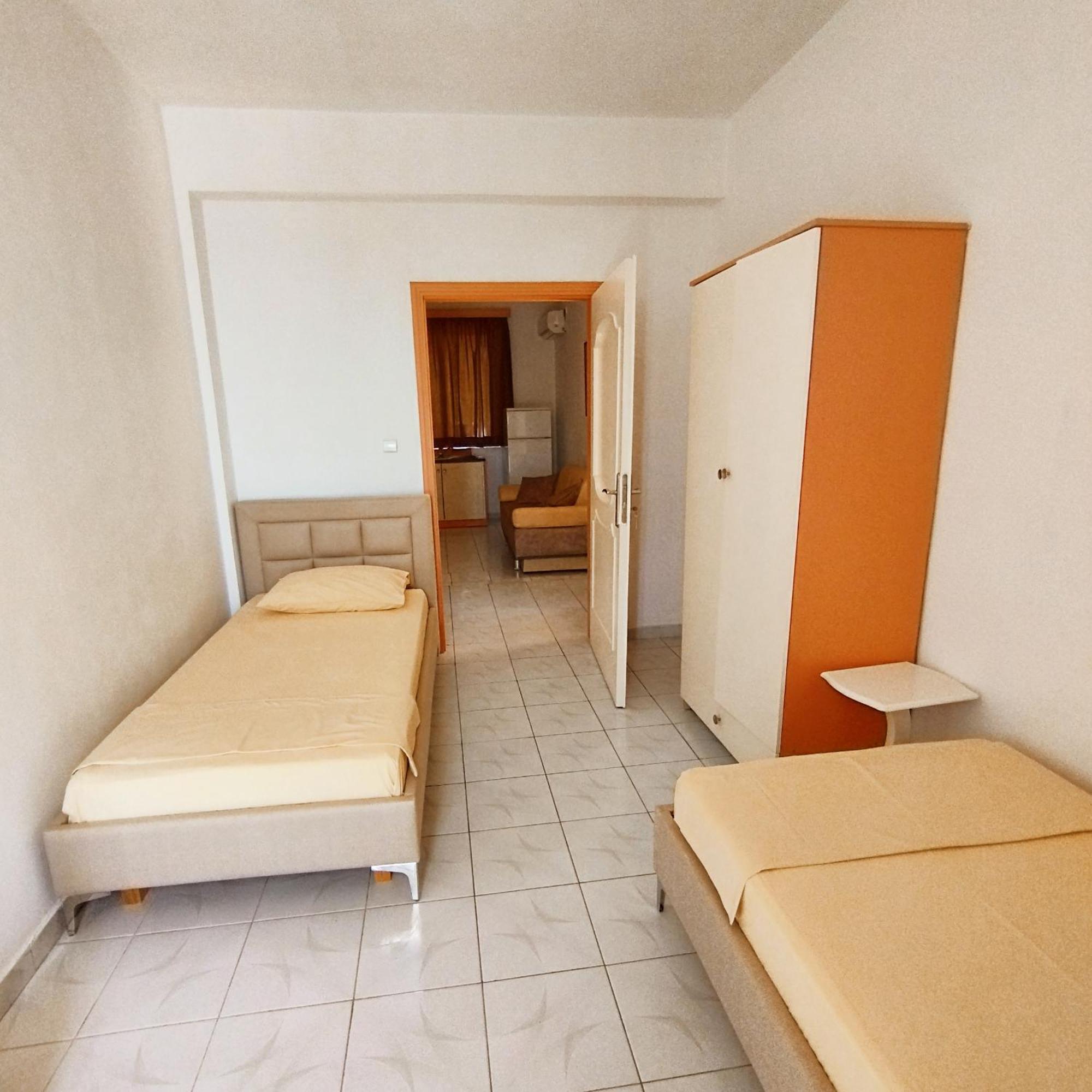 Mejdi Apartments Sarandë Kamer foto