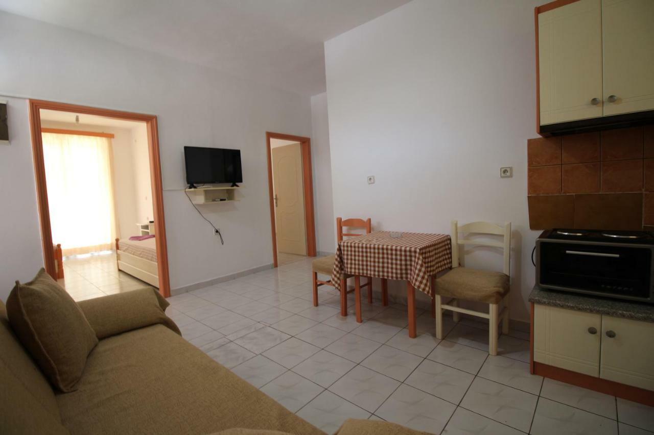 Mejdi Apartments Sarandë Buitenkant foto